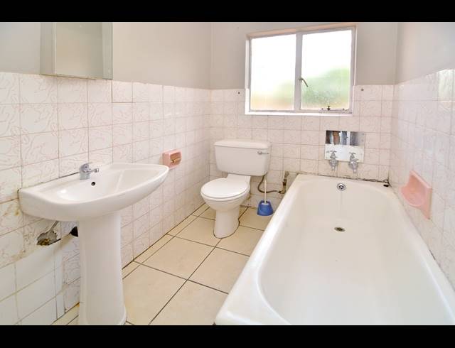 2 BEDROOM DUPLEX FOR SALE IN WINDSOR WEST